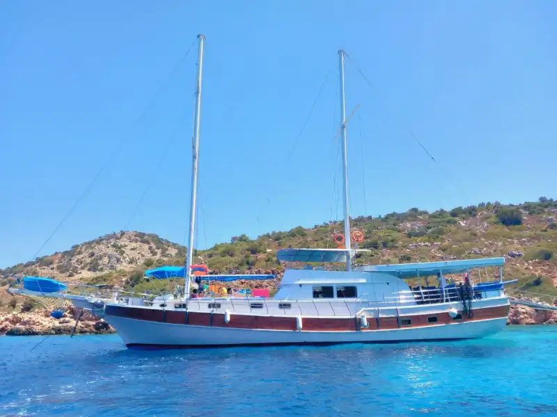 Bozburun’nun Eşsiz Güzelliklerinde 7 Kabinli Gulet ile 14 Kişilik Lüks Mavi Yolculuk