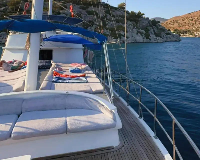 Bozburun’nun Eşsiz Güzelliklerinde 7 Kabinli Gulet ile 14 Kişilik Lüks Mavi Yolculuk