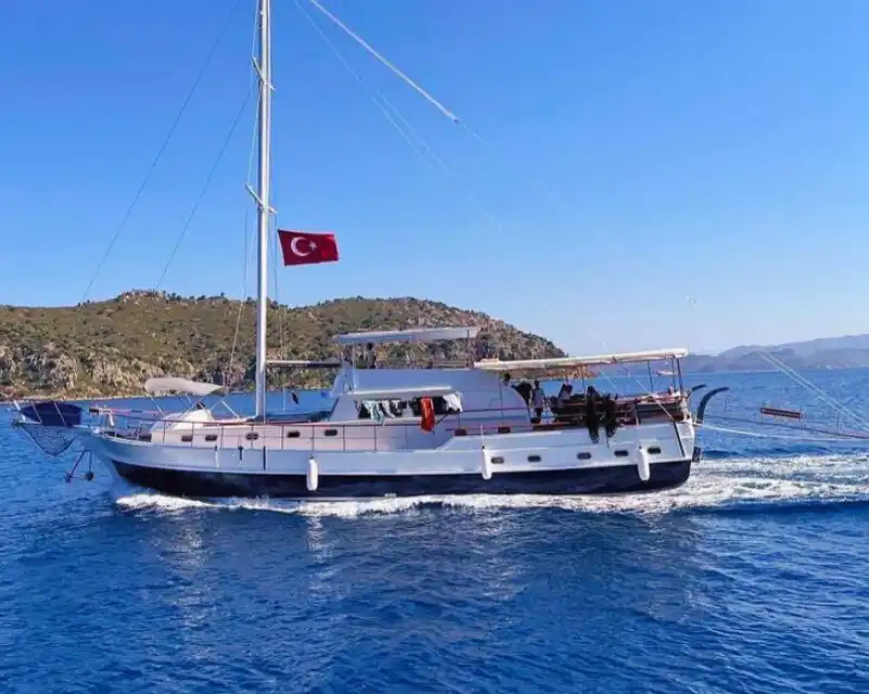 Marmaris Bozburun Çıkışlı 5 Kabinli Gulet: 10 Kişilik Lüks Mavi Yolculuk