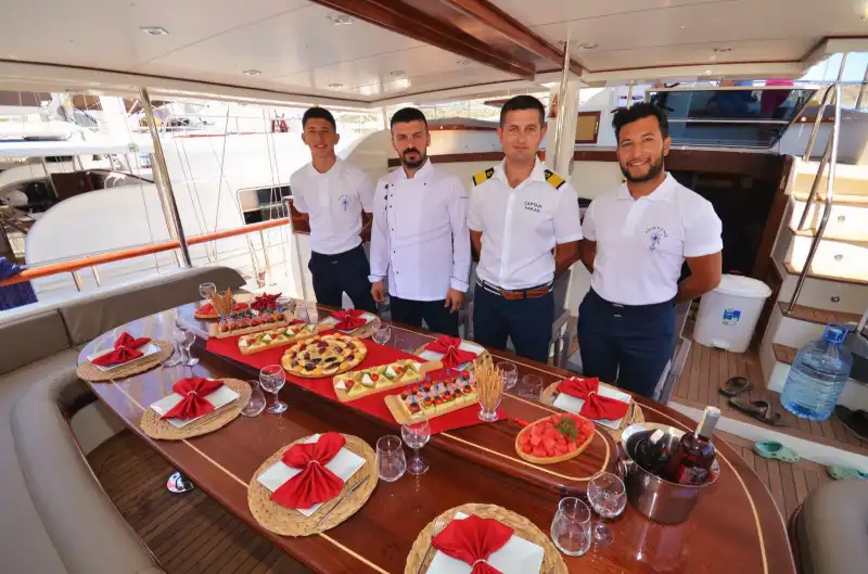 Marmaris Bozburun'da 6 Kabinli 12 Kişilik 24 Metrelik Gulet