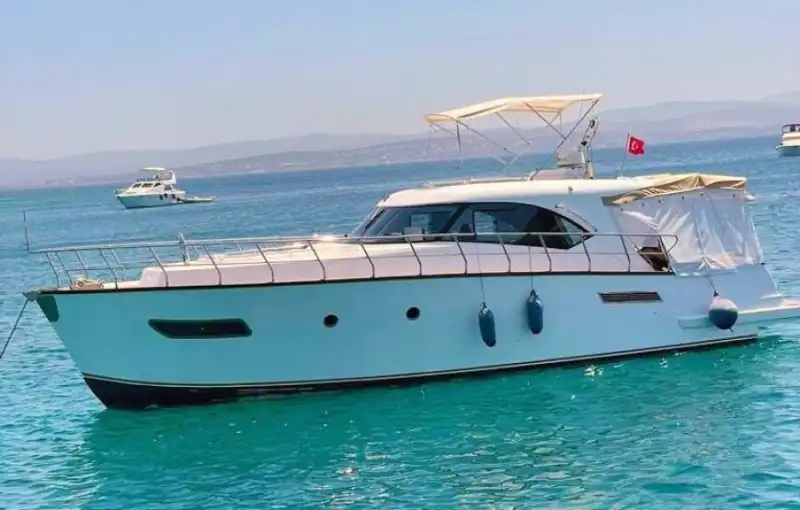 Çeşme'de Ultra Lüks Yat Kiralama 8 Kişiye Kadar