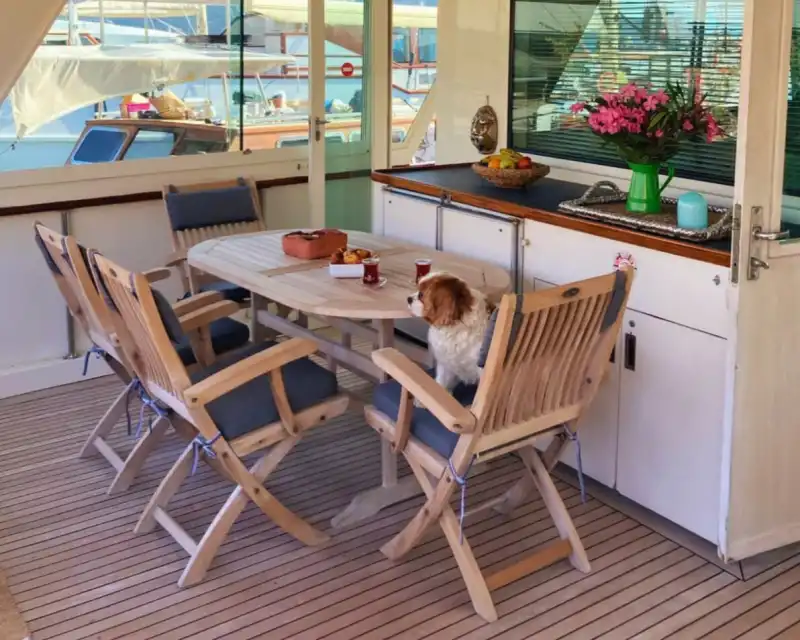 Hourly or Daily Hatteras Yacht Rental – Set Sail from Çeşme