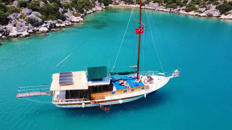 Дневной или ночной круиз на 3-каютной гулете в теплых водах Демре