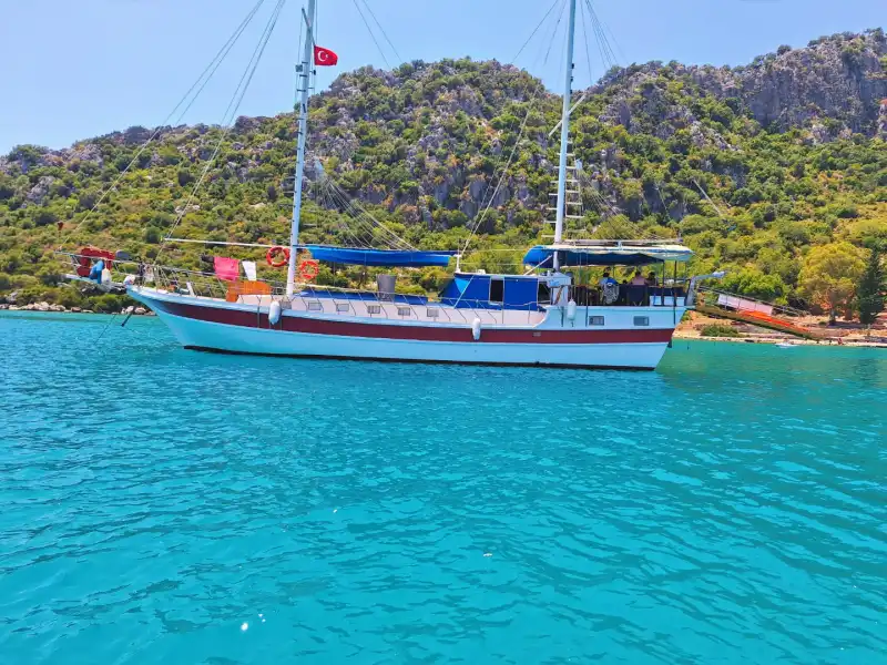 20 Metre 6 Kabinli 12 Kişilik Kapasiteli Gulet ile Demre'de Unutulmaz Bir Mavi Tur 