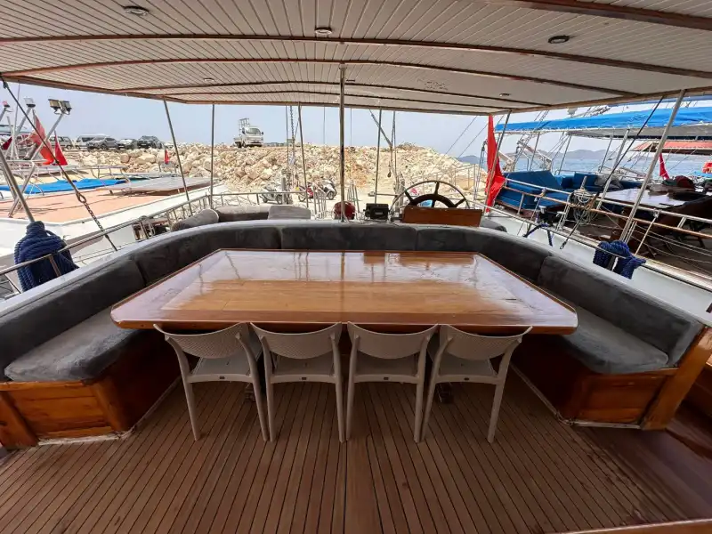 Demre'nin Sıcacık Denizinde Günübirlik veya Konaklamalı 8 Kabinli Gulet