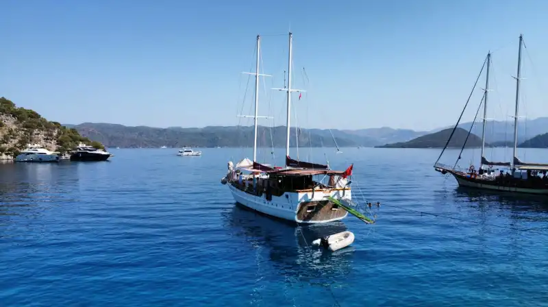 Kekova Çıkışlı 8 Kabinli Gulet ile Unutulmaz Bir Deniz Macerası
