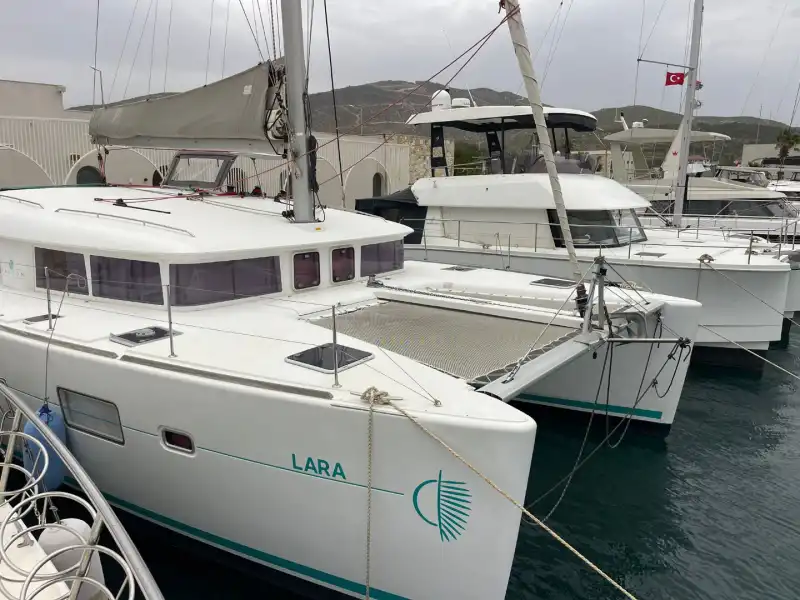 Fethiye'de Lagoon 400 S2 Katamaran Kiralama | 2014 Model 4 Kabin Yunan Adaları