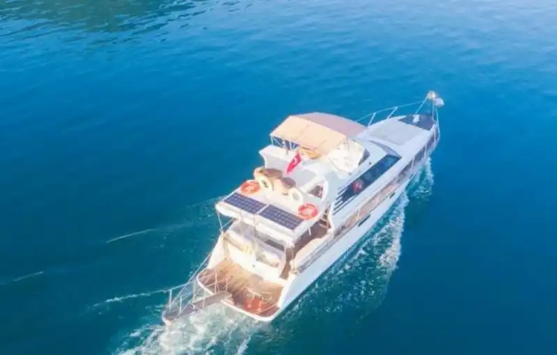 Fethiye'de Ekonomik 8 Kişi Kapasiteli Yat ile Keyifli Günlük ve Saatlik Turlar
