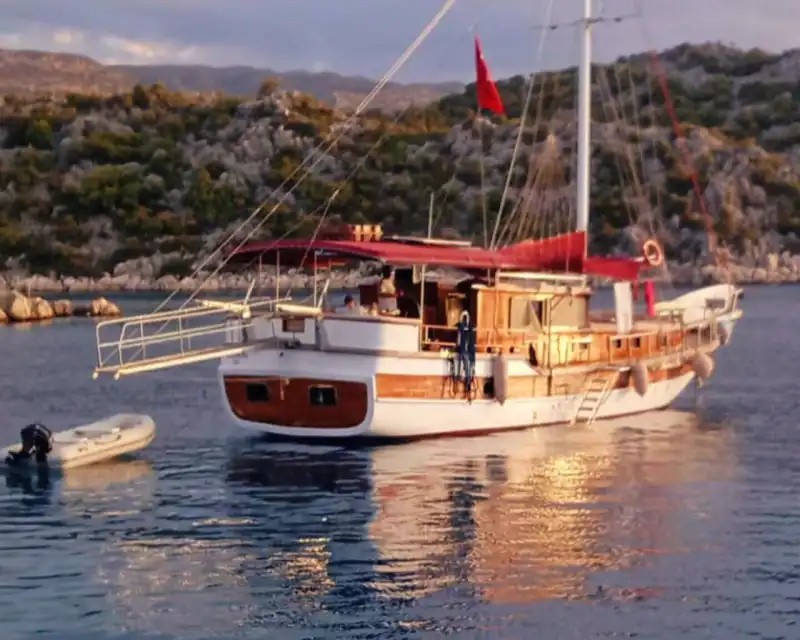 Эксклюзивный 16-метровый гулет для 8 гостей