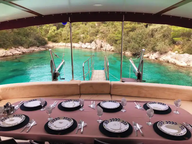 Эксклюзивный 16-метровый гулет для 8 гостей