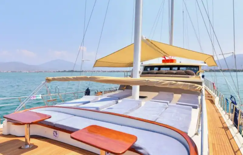 12 Kişilik Lüks Gulet ile Fethiye’nin Dillere Destan Koylarını Keşfedin