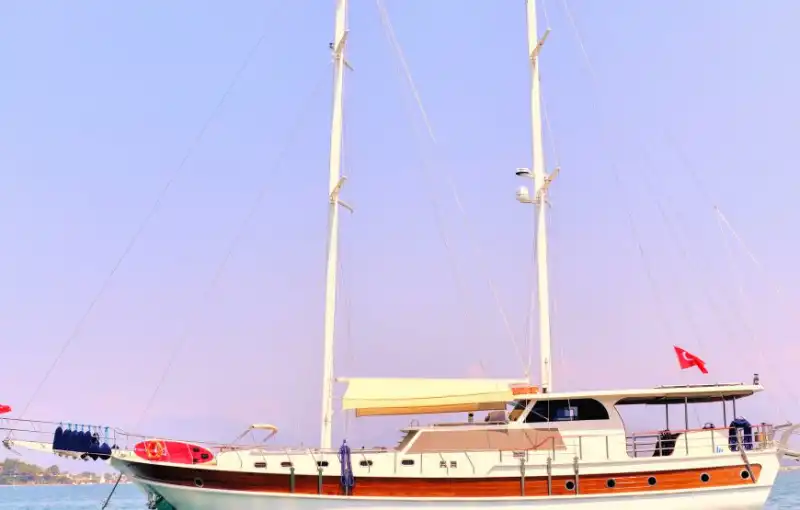 12 Kişilik Lüks Gulet ile Fethiye’nin Dillere Destan Koylarını Keşfedin