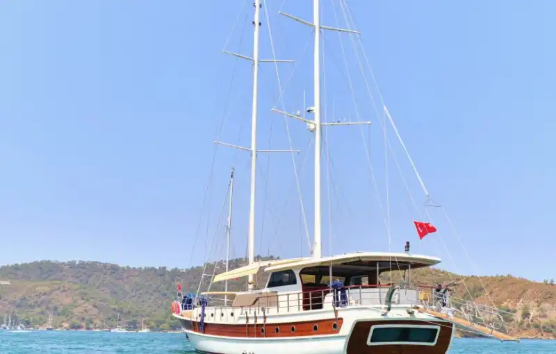 12 Kişilik Lüks Gulet ile Fethiye’nin Dillere Destan Koylarını Keşfedin