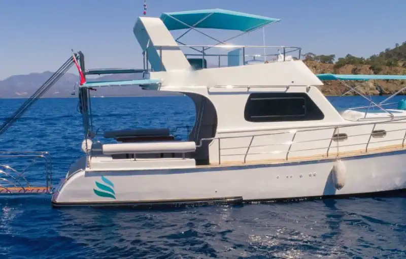 Fethiye’nin Turkuaz Sularında 12 Metrelik Özel Yapım Motoryat Keyfi