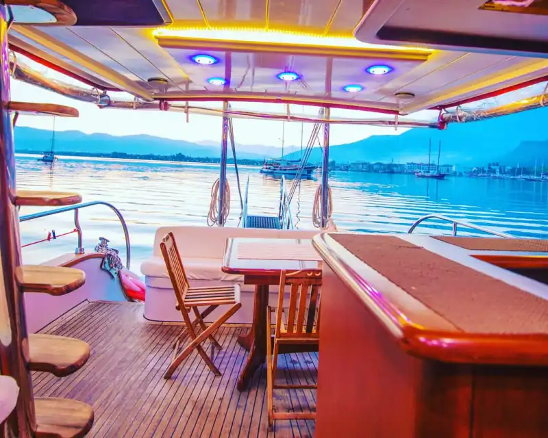 Fethiye Koylarında Keyifli ve Rahatlatıcı Bir Günlük Deniz Turu