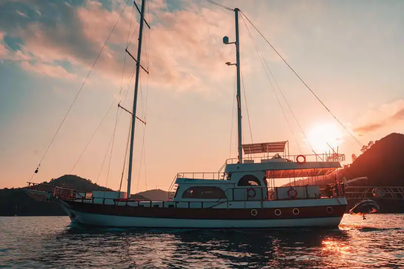 12 Kişiye Kadar Konaklama İmkanı Sunan Özel Gulet Kiralama!