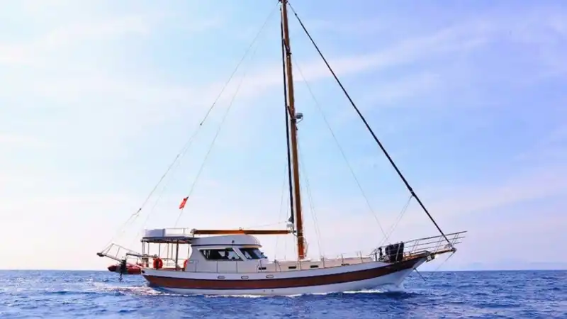 Отправьтесь в плавание по Гёчеку на 3-каютной гулете