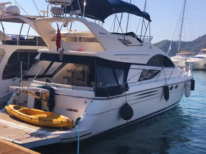 Göcek’te 16 Metrelik Fairline Motoryat ile Özel ve Lüks Bir Tatil