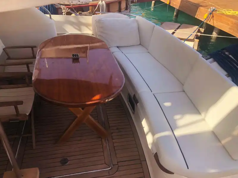 Göcek’te 16 Metrelik Fairline Motoryat ile Özel ve Lüks Bir Tatil