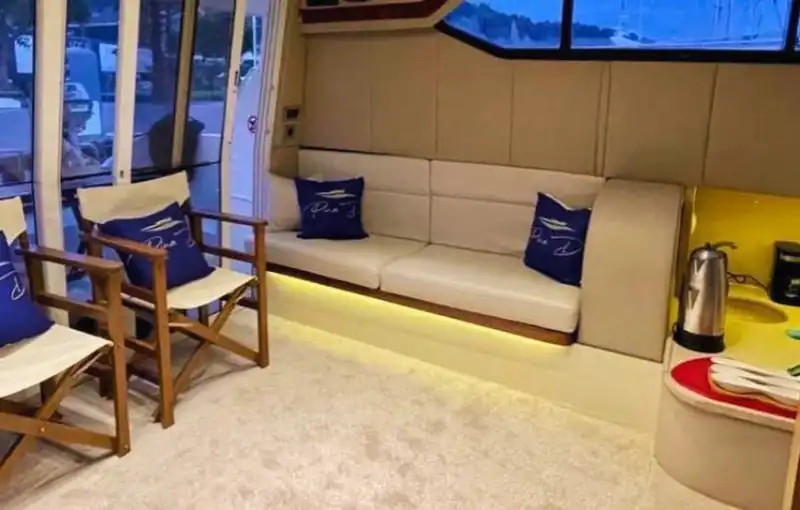 4 Kişilik Konaklamalı Özel Yat: Konfor ve Şıklık Bir Arada