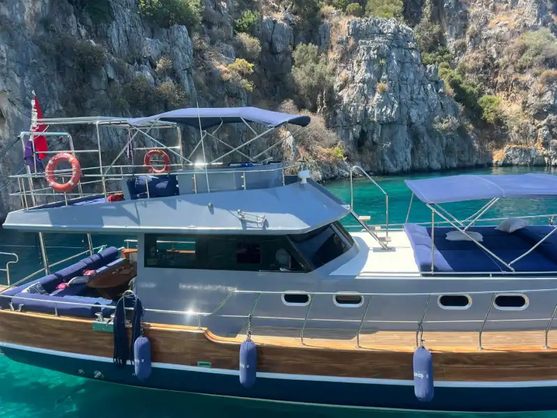 Гёджек: дневная и ночная аренда яхты (до 12 гостей) | Кондиционер в каждой каюте, «12 островов», топливо включено