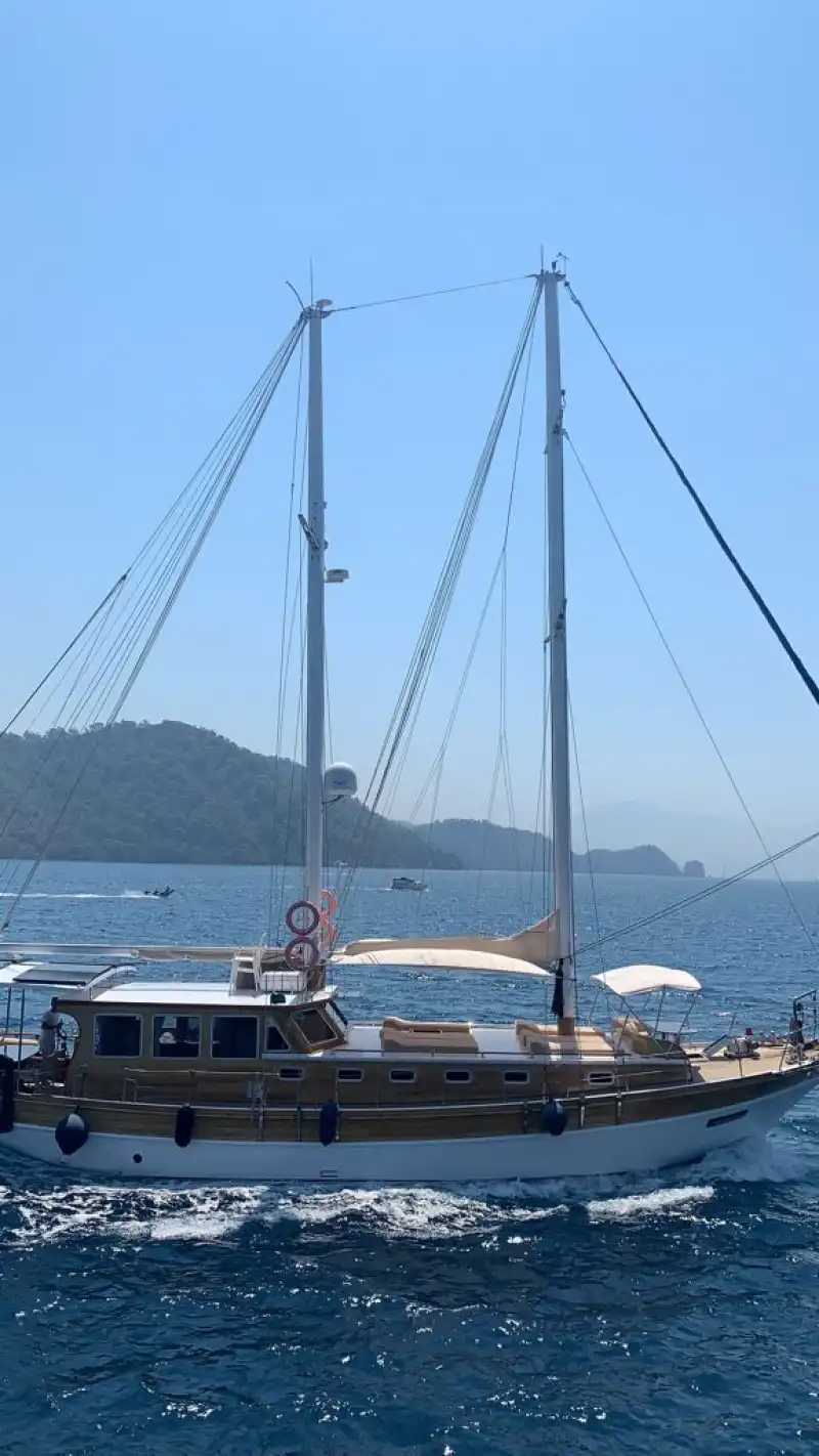 Göcek’te Lüks Bir Deniz Tatili İçin 4 Kabinli Gulet Kiralama