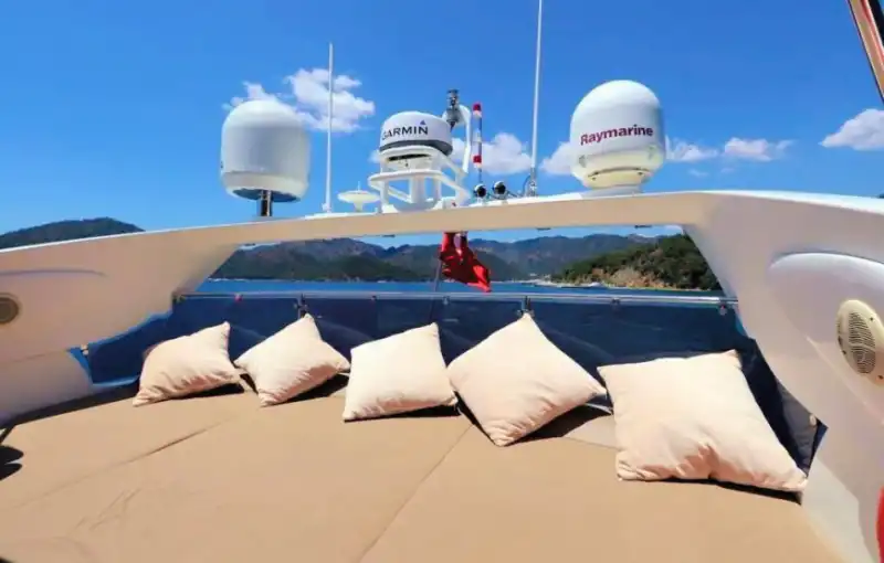 24,5-метровая моторная яхта Sunseeker для ежедневной аренды или размещения в Гёджеке