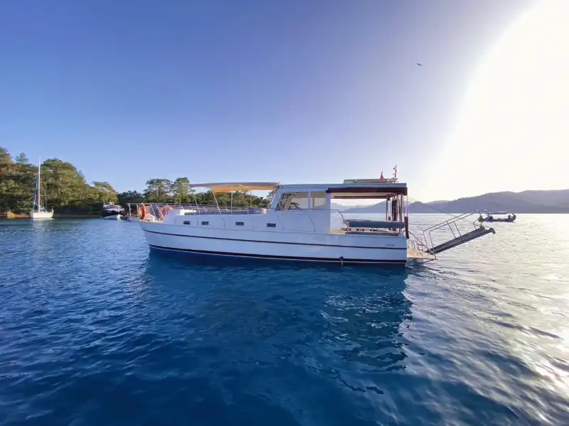 Göcek’te Gulet Keyfi: Barbeküden Güneşlenme Yatağına Her Şey Dahil!