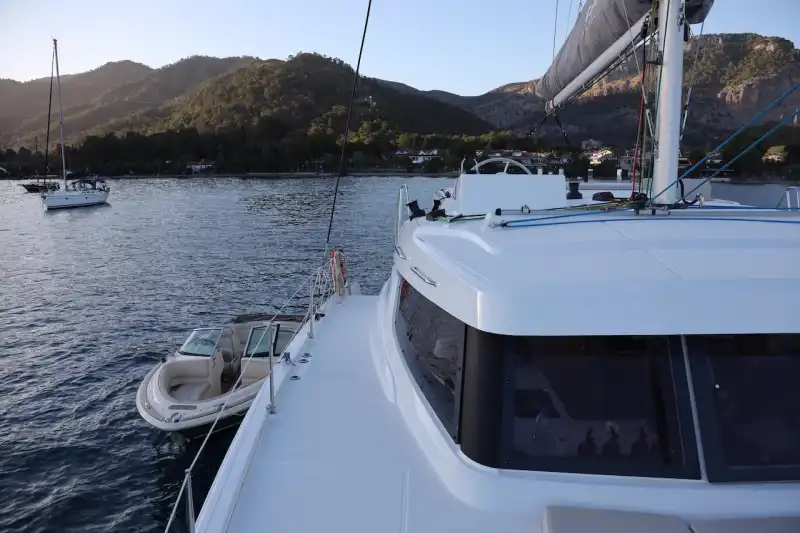 Göcek'te 2024 Model Bali 4.0 Katamaran Kiralama | 4 Kabin 8 Kişi Konaklamalı