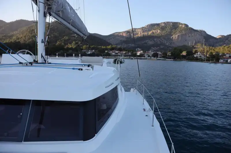 Göcek'te 2024 Model Bali 4.0 Katamaran Kiralama | 4 Kabin 8 Kişi Konaklamalı