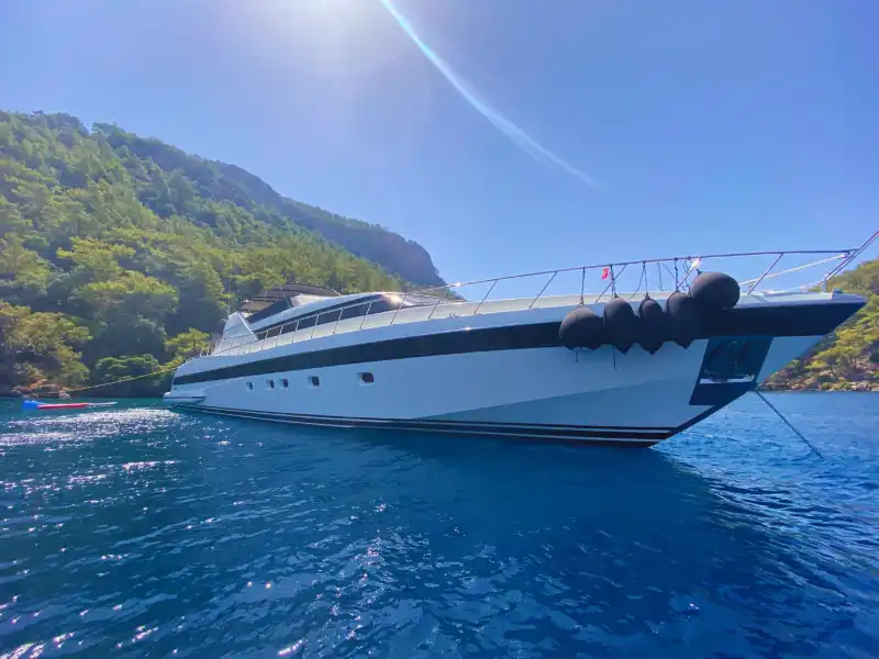 33-Meter Mausto 5-Cabin Ultra Luxury Yacht for Up to 10 People in Göcek