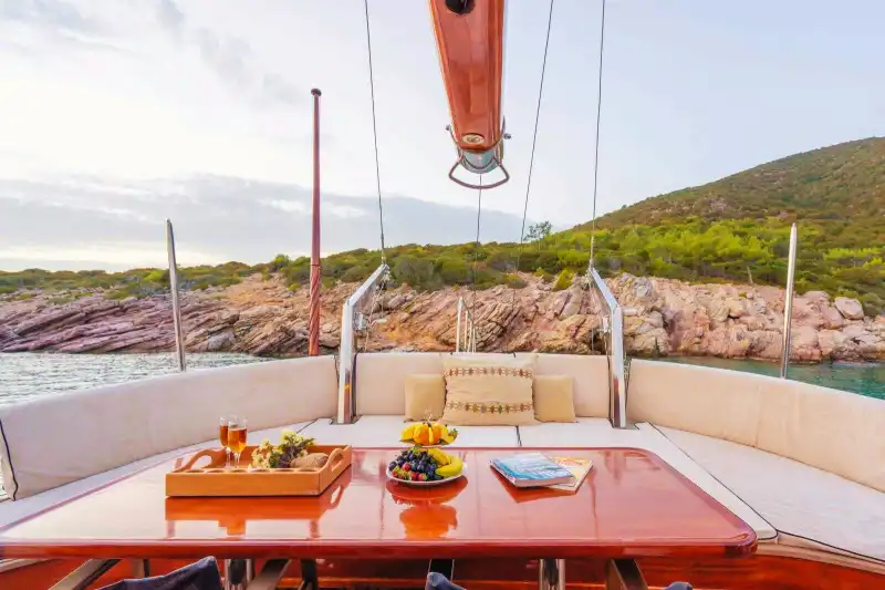 Konfor ve Lüksün Buluştuğu Gulet – 6 Kişilik Kapasiteyle Göcek’te