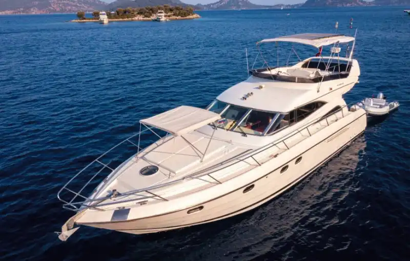 Göcek’te Lüks Princess Yat Konaklamalı Yüzme ve Gezi İçin Mükemmel Seçenek