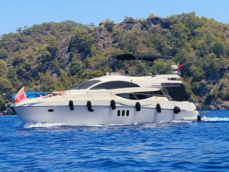 Luxury Italian Motor Yacht Rental in Göcek