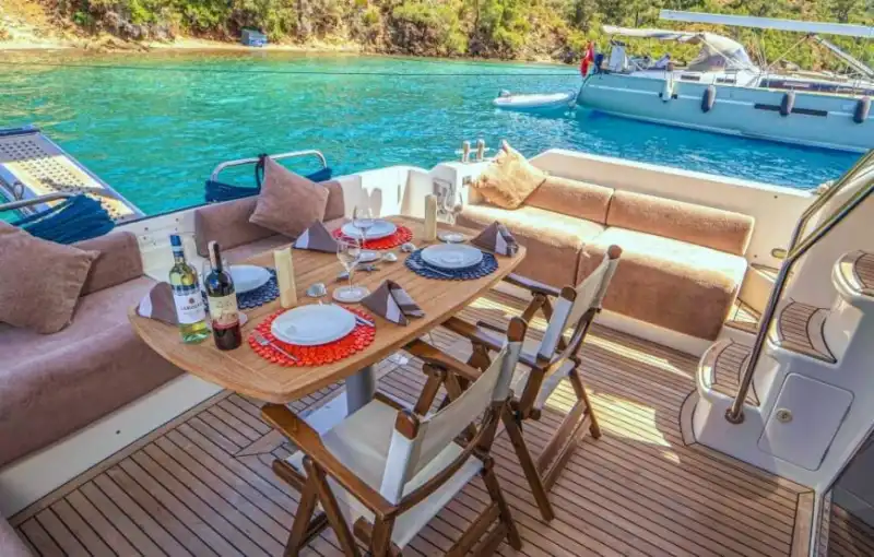 Ежедневный или полный тур Blue с размещением в Гёджеке на яхте Diana Brand