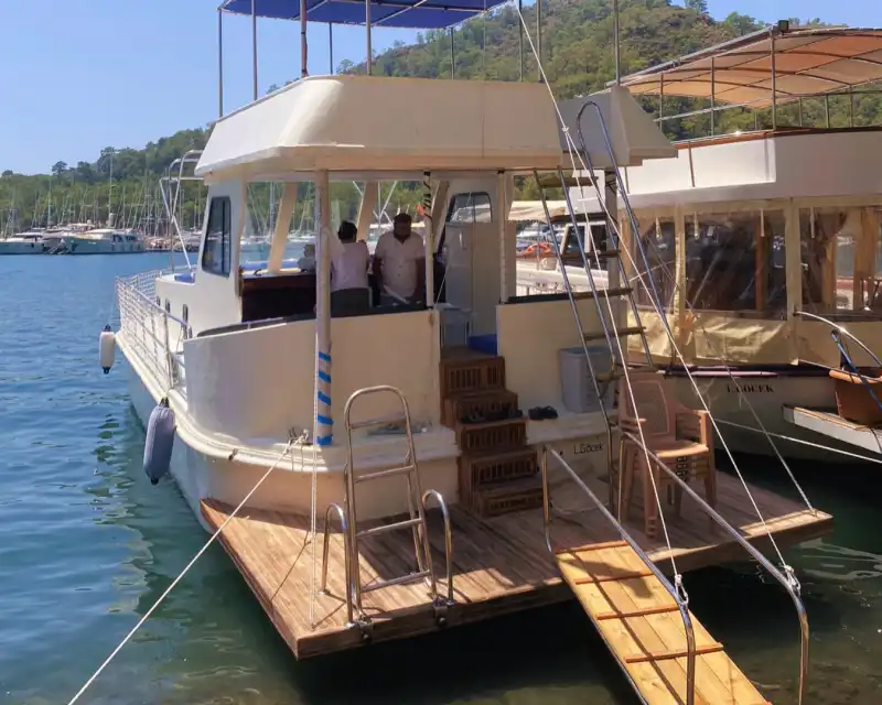 10-Person Capacity, Crew-On-Board & Fuel-Included Yacht Rental