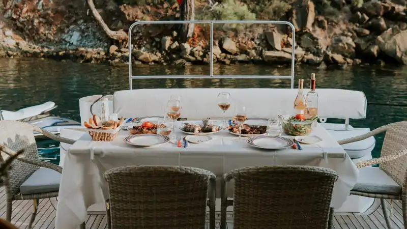 Göcek’te Romantik Bir Deniz Kaçamağı İçin İdeal Yat
