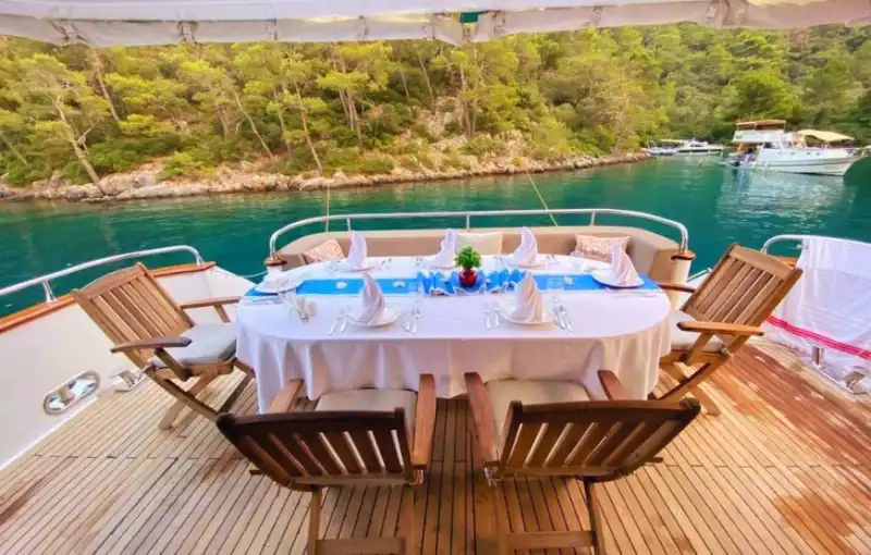 Sail to the Blue Sea of ​​the Aegean with a Luxury Yacht for 8 People with Accommodation