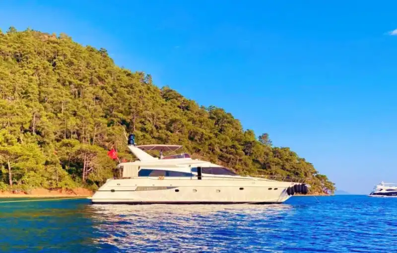 Sail to the Blue Sea of ​​the Aegean with a Luxury Yacht for 8 People with Accommodation