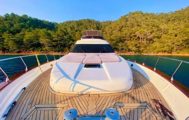 Sail to the Blue Sea of ​​the Aegean with a Luxury Yacht for 8 People with Accommodation