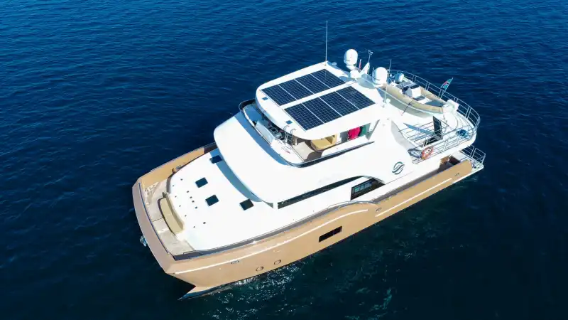 6 Kişilik Kapasitesi ve 4 Konforlu Kabiniyle Bodrum'un Masmavi Denizi Çok Özel Keşfedin