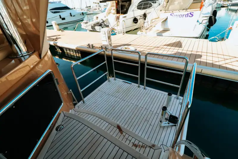 6 Kişilik Kapasitesi ve 4 Konforlu Kabiniyle Bodrum'un Masmavi Denizi Çok Özel Keşfedin