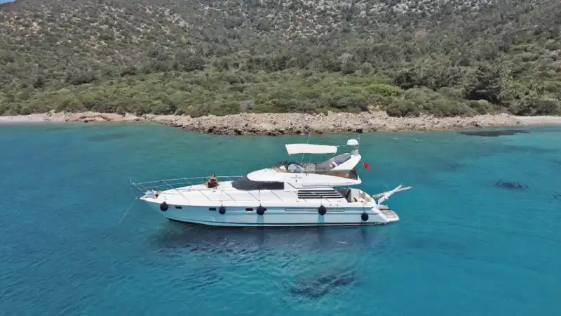 Идеальный 20-метровый моторный корабль для спокойного отдыха в Бодруме