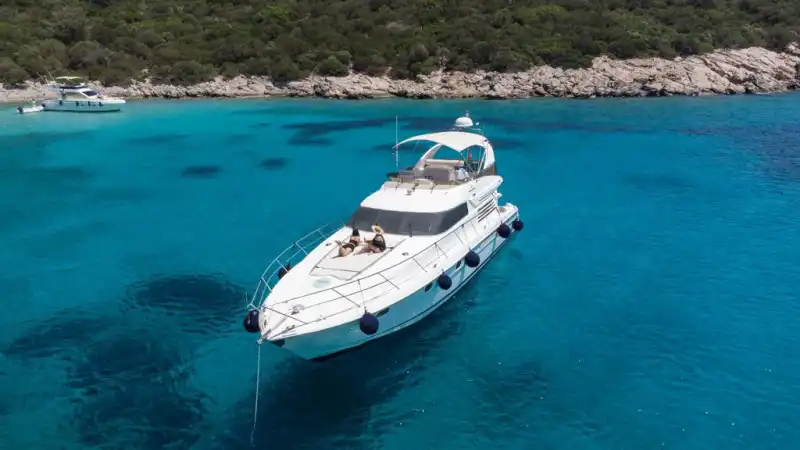 Идеальный 20-метровый моторный корабль для спокойного отдыха в Бодруме