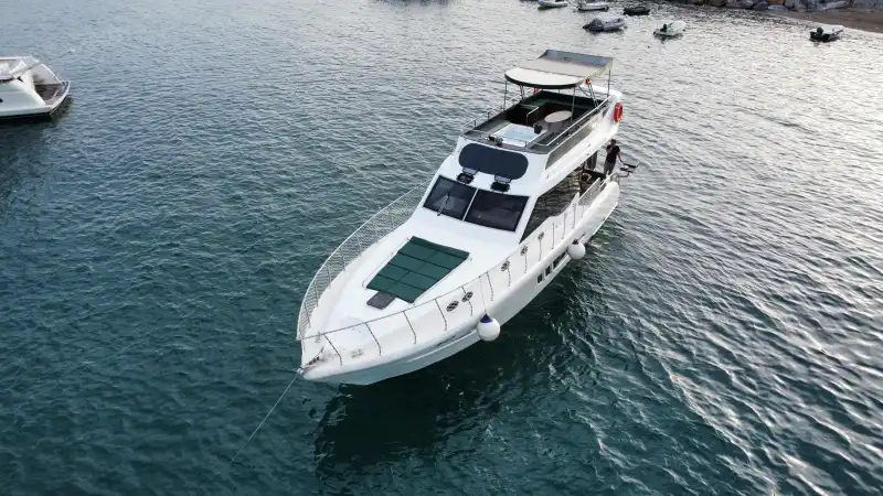 Уютная частная яхта на 12 человек в уникальных бухтах Алании