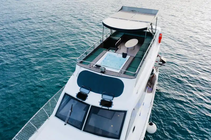 Уютная частная яхта на 12 человек в уникальных бухтах Алании