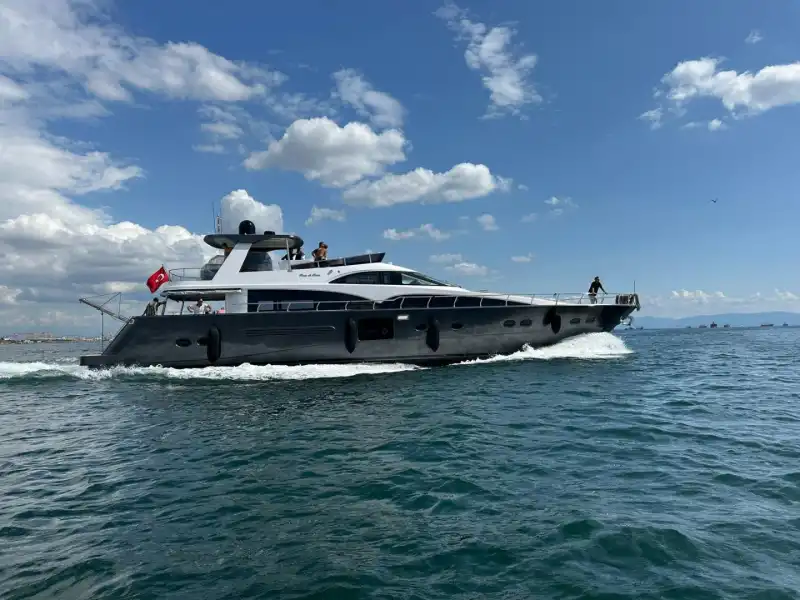 Роскошное морское путешествие на оригинальной 27-метровой моторной яхте с отправлением из Стамбула!