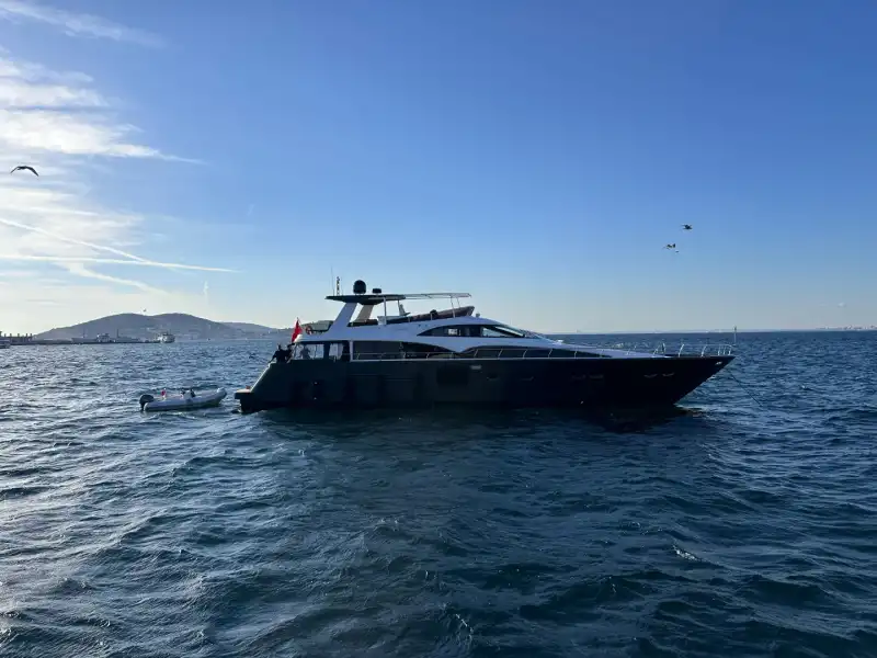 Роскошное морское путешествие на оригинальной 27-метровой моторной яхте с отправлением из Стамбула!