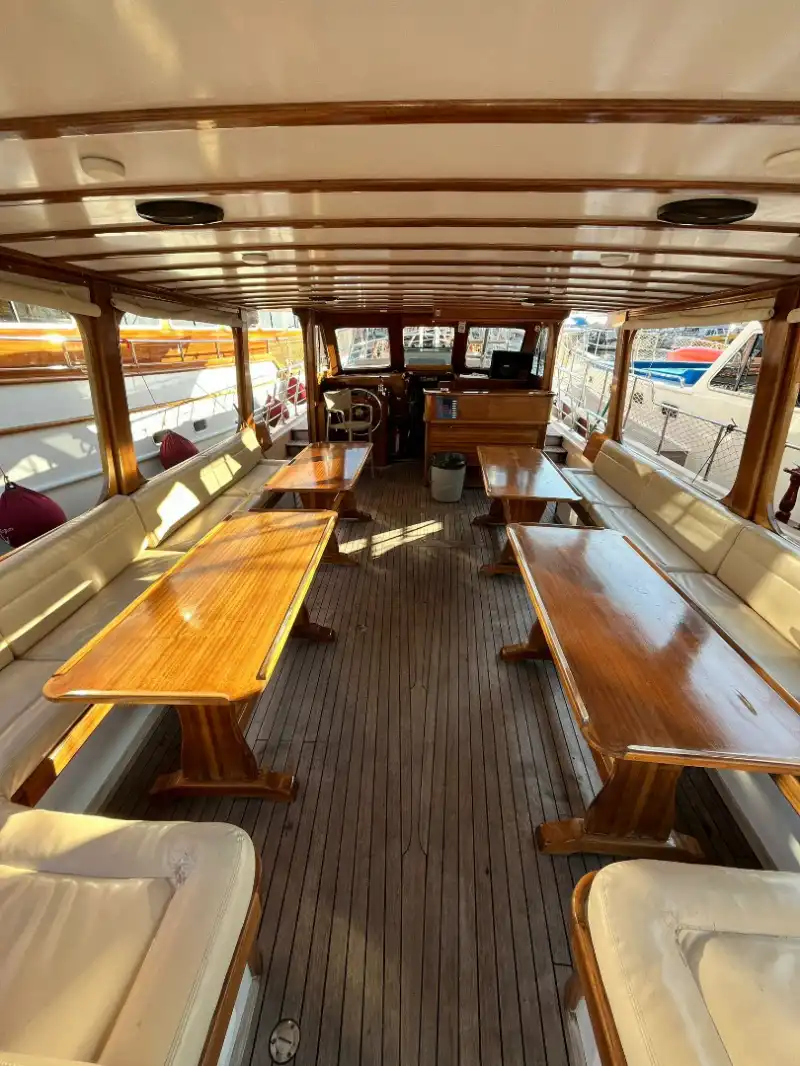 Доступная аренда лодки для отдыха на море в Каше