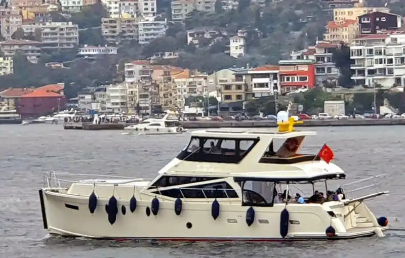 Идеальный выбор для романтических моментов и веселых вечеринок в Стамбуле